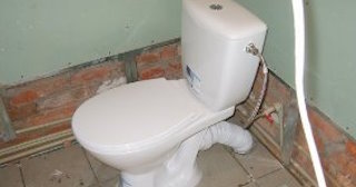 Установка приставного унитаза в Азнакаево - монтаж и подключение, СантехДомЗнк от 5299 рублей